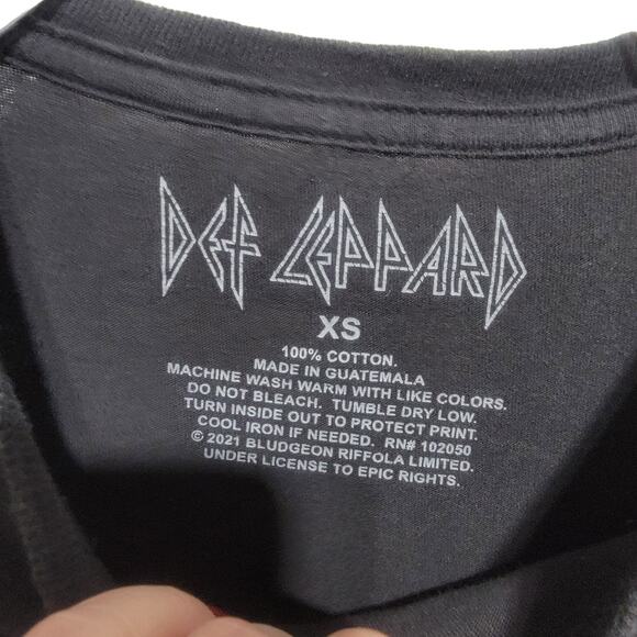Def Leppard Women's Band Cheetah T Shirt XSmall - Picture 3 of 6